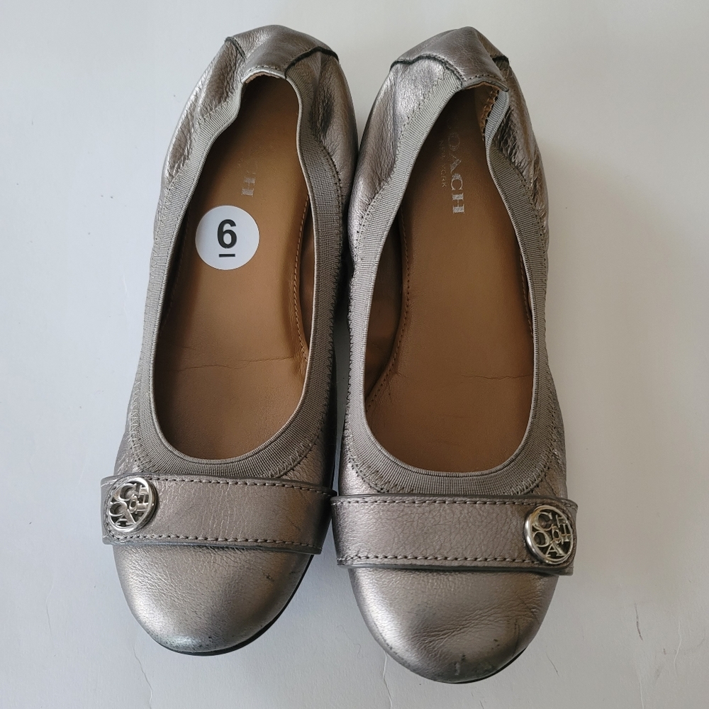 Coach Chelsey Silver Metallic Ballet Flats Shoes. Size 6B